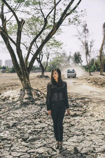 Vương Thu Phương khoe dáng ngọc giữa… đồng không mông quạnh ảnh 6 Vương Thu Phương khoe dáng ngọc giữa… đồng không mông quạnh ảnh 6