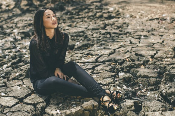 Vương Thu Phương khoe dáng ngọc giữa… đồng không mông quạnh ảnh 8 Vương Thu Phương khoe dáng ngọc giữa… đồng không mông quạnh ảnh 8