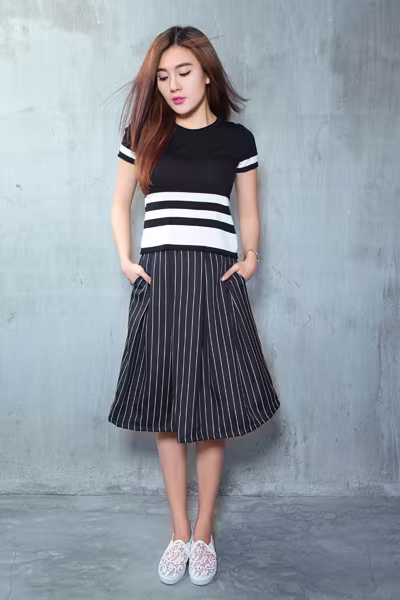 Á khôi Tăng Huỳnh Như gợi cảm với trang phục trắng đen tối giản ảnh 7 Á khôi Tăng Huỳnh Như gợi cảm với trang phục trắng đen tối giản ảnh 7