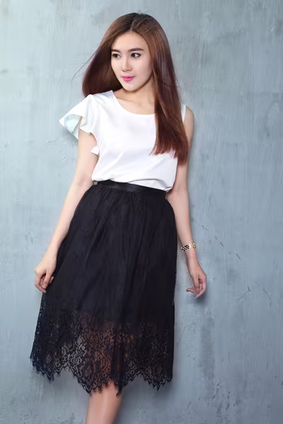 Á khôi Tăng Huỳnh Như gợi cảm với trang phục trắng đen tối giản ảnh 9 Á khôi Tăng Huỳnh Như gợi cảm với trang phục trắng đen tối giản ảnh 9