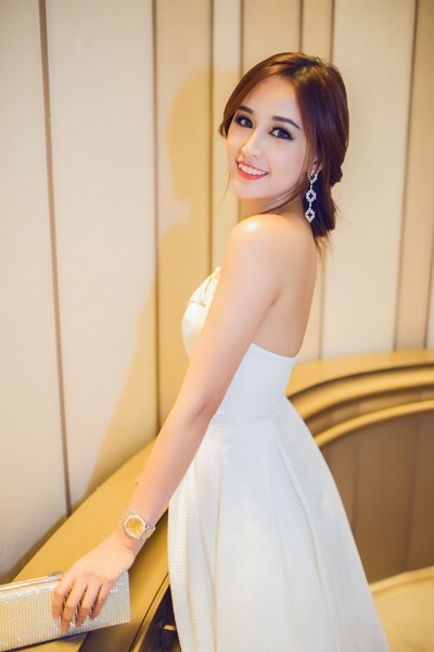 Hoa hậu Mai Phương Thuý gây chú ý bởi vẻ đẹp gợi cảm ảnh 1 Hoa hậu Mai Phương Thuý gây chú ý bởi vẻ đẹp gợi cảm ảnh 1