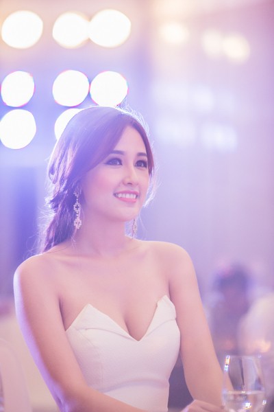 Hoa hậu Mai Phương Thuý gây chú ý bởi vẻ đẹp gợi cảm ảnh 6 Hoa hậu Mai Phương Thuý gây chú ý bởi vẻ đẹp gợi cảm ảnh 6