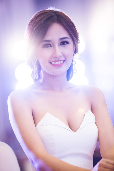 Hoa hậu Mai Phương Thuý gây chú ý bởi vẻ đẹp gợi cảm ảnh 7 Hoa hậu Mai Phương Thuý gây chú ý bởi vẻ đẹp gợi cảm ảnh 7