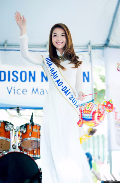 Hoa hậu gốc Việt Jennifer Chung tổ chức Trung thu cho trẻ em TP. San Jose ảnh 1 Hoa hậu gốc Việt Jennifer Chung tổ chức Trung thu cho trẻ em TP. San Jose ảnh 1