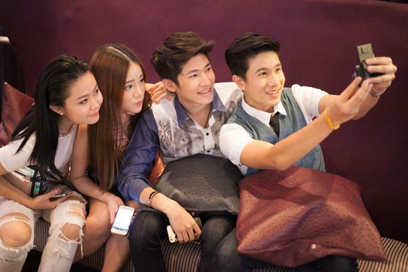 Stylist Trịnh Tú Trung dự sự kiện cùng dàn hot teen Thái Lan ảnh 3 Stylist Trịnh Tú Trung dự sự kiện cùng dàn hot teen Thái Lan ảnh 3