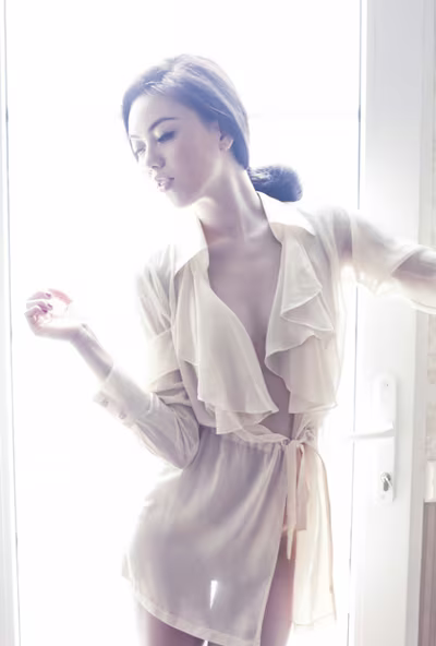 Vũ Hoàng Điệp “bỏ ngỏ” vòng 1, khoe dáng cực gợi cảm ảnh 2 Vũ Hoàng Điệp “bỏ ngỏ” vòng 1, khoe dáng cực gợi cảm ảnh 2