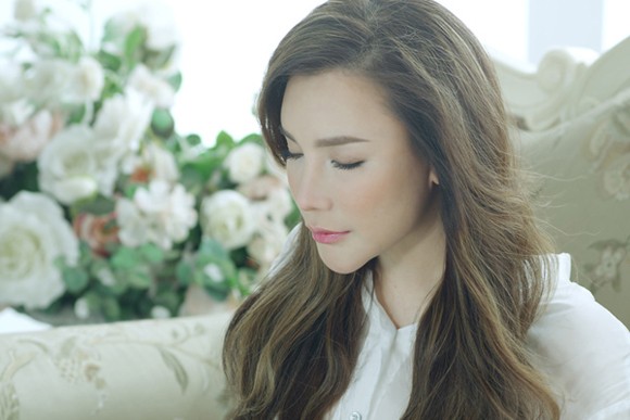 Hồ Quỳnh Hương khóc trong tuyệt vọng vì tình yêu bị chia lìa ảnh 6 Hồ Quỳnh Hương khóc trong tuyệt vọng vì tình yêu bị chia lìa ảnh 6