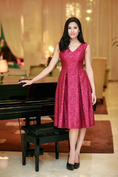 Nguyễn Thị Loan xinh đẹp đi dự event sau tin đồn tham dự Miss World ảnh 2 Nguyễn Thị Loan xinh đẹp đi dự event sau tin đồn tham dự Miss World ảnh 2