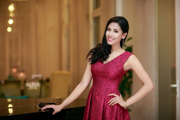 Nguyễn Thị Loan xinh đẹp đi dự event sau tin đồn tham dự Miss World ảnh 4 Nguyễn Thị Loan xinh đẹp đi dự event sau tin đồn tham dự Miss World ảnh 4