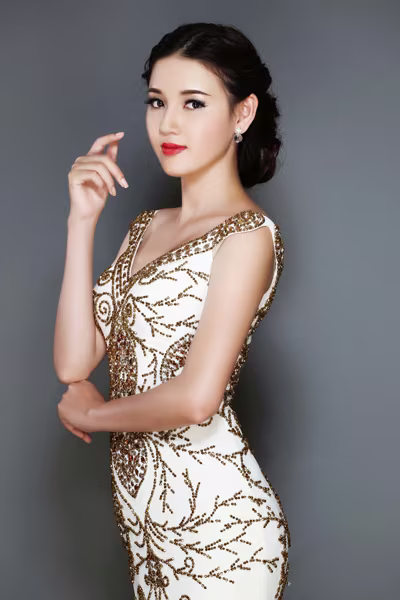 Hoa khôi Phương Thảo đẹp quyến rũ với đầm dạ hội ảnh 3 Hoa khôi Phương Thảo đẹp quyến rũ với đầm dạ hội ảnh 3