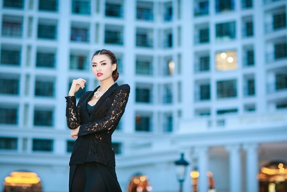 Hồng Quế sánh bước cùng mẹ đi dự sự kiện ảnh 5 Hồng Quế sánh bước cùng mẹ đi dự sự kiện ảnh 5
