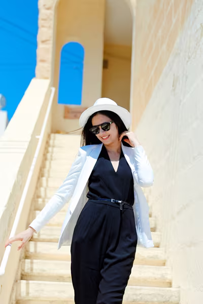 Cùng Hoa hậu Ngọc Hân khám phá nơi giam giữ Odyssey ảnh 2