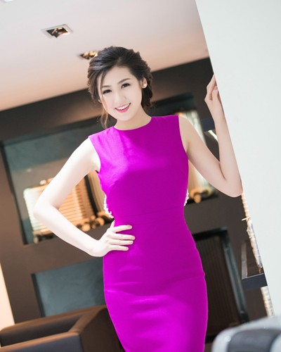 Á hậu Tú Anh "kín trước hở sau" khoe nhan sắc ngọt ngào ảnh 2 Á hậu Tú Anh "kín trước hở sau" khoe nhan sắc ngọt ngào ảnh 2