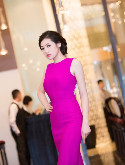 Á hậu Tú Anh "kín trước hở sau" khoe nhan sắc ngọt ngào ảnh 4 Á hậu Tú Anh "kín trước hở sau" khoe nhan sắc ngọt ngào ảnh 4