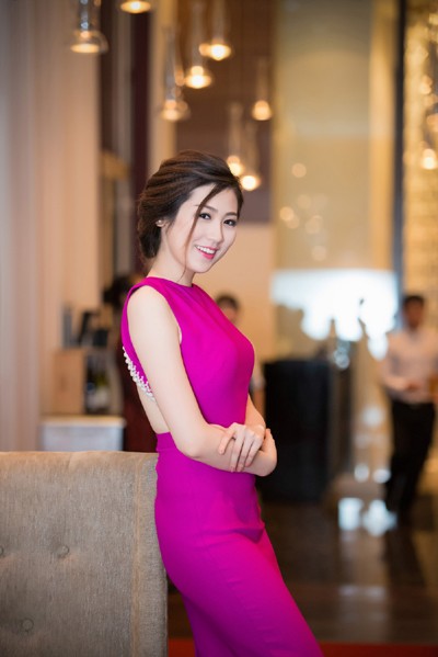 Á hậu Tú Anh "kín trước hở sau" khoe nhan sắc ngọt ngào ảnh 6 Á hậu Tú Anh "kín trước hở sau" khoe nhan sắc ngọt ngào ảnh 6