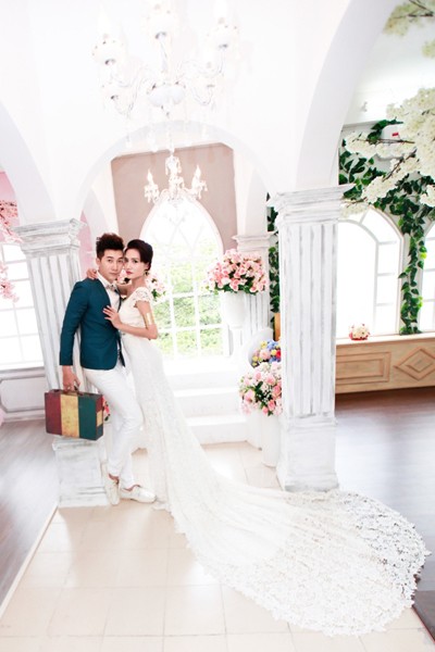 Dương Hiểu Ngọc tạo dáng quyến rũ bên Nam Phong ảnh 3 Dương Hiểu Ngọc tạo dáng quyến rũ bên Nam Phong ảnh 3