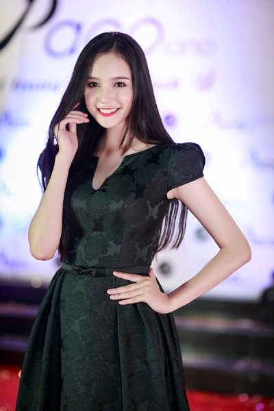 Á hậu Hoàng Anh rạng rỡ đi dự event ảnh 2 Á hậu Hoàng Anh rạng rỡ đi dự event ảnh 2