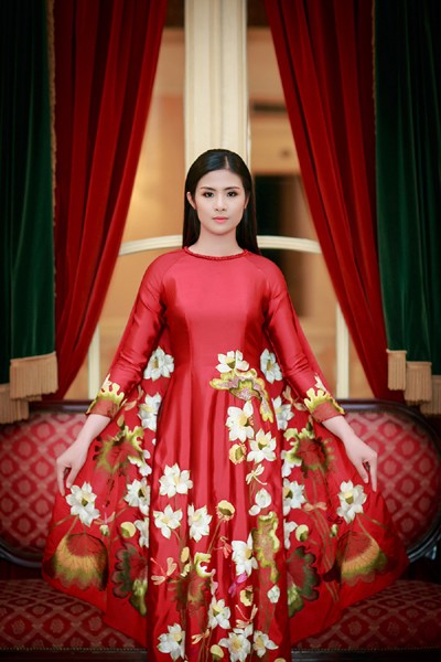 Đang lưu diễn châu Âu, Hoa hậu Ngọc Hân xuất hiện bất ngờ tại Hà Nội ảnh 7 Đang lưu diễn châu Âu, Hoa hậu Ngọc Hân xuất hiện bất ngờ tại Hà Nội ảnh 7