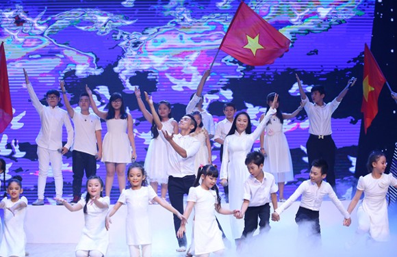 Hóa thân thành Beyonce, Linh Hoa đăng quang quán quân Bước nhảy Hoàn vũ nhí ảnh 18 Hóa thân thành Beyonce, Linh Hoa đăng quang quán quân Bước nhảy Hoàn vũ nhí ảnh 18