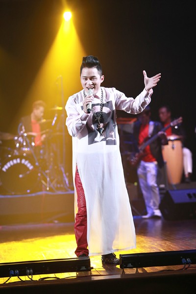 Tùng Dương “cháy hết mình” với “Mùa thu cho em” ảnh 2 Tùng Dương “cháy hết mình” với “Mùa thu cho em” ảnh 2
