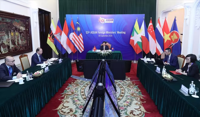 Việt Nam đã thể hiện vai trò tích cực của nước chủ trì Hội nghị Bộ trưởng Ngoại giao ASEAN 53 để điều phối hợp tác đa phương và bảo vệ lợi ích quốc gia ở Biển Đông Việt Nam đã thể hiện vai trò tích cực của nước chủ trì Hội nghị Bộ trưởng Ngoại giao ASEAN 53 để điều phối hợp tác đa phương và bảo vệ lợi ích quốc gia ở Biển Đông