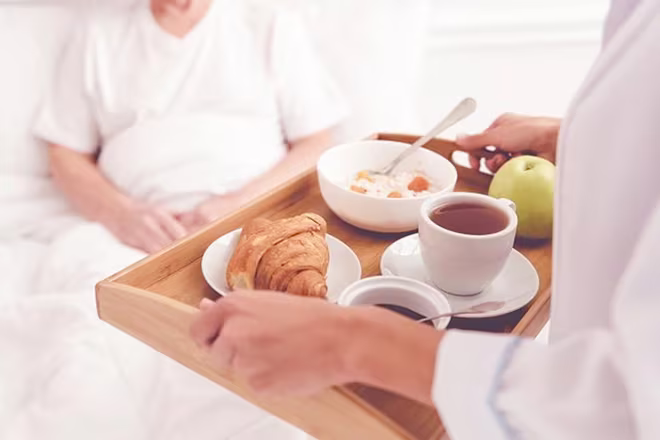 Một chế độ dinh dưỡng hợp lý trước, trong và sau quá trình điều trị ung thư giúp tăng cường thể lực cho bệnh nhân Một chế độ dinh dưỡng hợp lý trước, trong và sau quá trình điều trị ung thư giúp tăng cường thể lực cho bệnh nhân