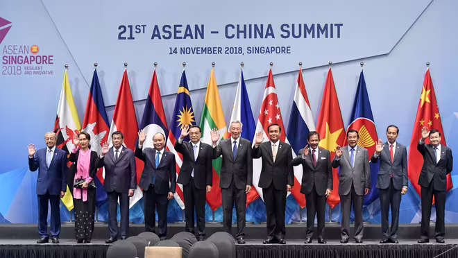 ASEAN và Trung Quốc cần sớm hoàn thành Bộ quy tắc ứng xử ở Biển Đông phù hợp với luật pháp quốc tế để giải quyết hòa bình tranh chấp ở Biển Đông ASEAN và Trung Quốc cần sớm hoàn thành Bộ quy tắc ứng xử ở Biển Đông phù hợp với luật pháp quốc tế để giải quyết hòa bình tranh chấp ở Biển Đông