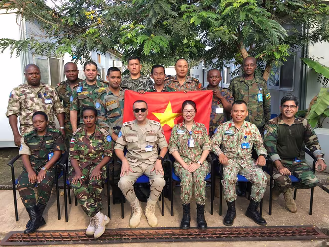 Các sĩ quan Việt Nam tham gia lực lượng gìn giữ hòa bình Liên hợp quốc ở Nam Sudan Các sĩ quan Việt Nam tham gia lực lượng gìn giữ hòa bình Liên hợp quốc ở Nam Sudan