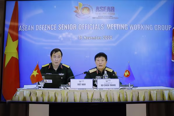 Trung tướng Vũ Chiến Thắng, Cục trưởng Cục Đối ngoại, Bộ Quốc phòng chủ trì hội nghị Trung tướng Vũ Chiến Thắng, Cục trưởng Cục Đối ngoại, Bộ Quốc phòng chủ trì hội nghị