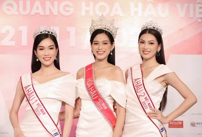 Hoa hậu Việt Nam 2020 Đỗ Thị Hà và hai Á hậu Phạm Ngọc Phương Anh, Nguyễn Lê Ngọc Thảo Hoa hậu Việt Nam 2020 Đỗ Thị Hà và hai Á hậu Phạm Ngọc Phương Anh, Nguyễn Lê Ngọc Thảo