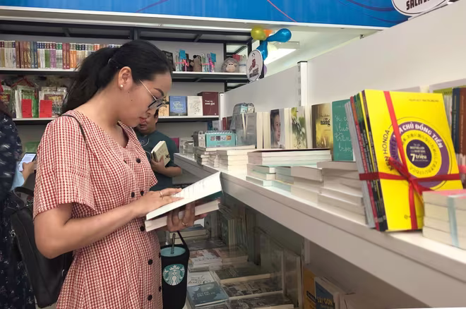 Nếu ai cũng đếm nhuận bút để đặt tay lên bàn phím thì văn chương cũng rất khó có những áng hay (Ảnh minh họa) Nếu ai cũng đếm nhuận bút để đặt tay lên bàn phím thì văn chương cũng rất khó có những áng hay (Ảnh minh họa)