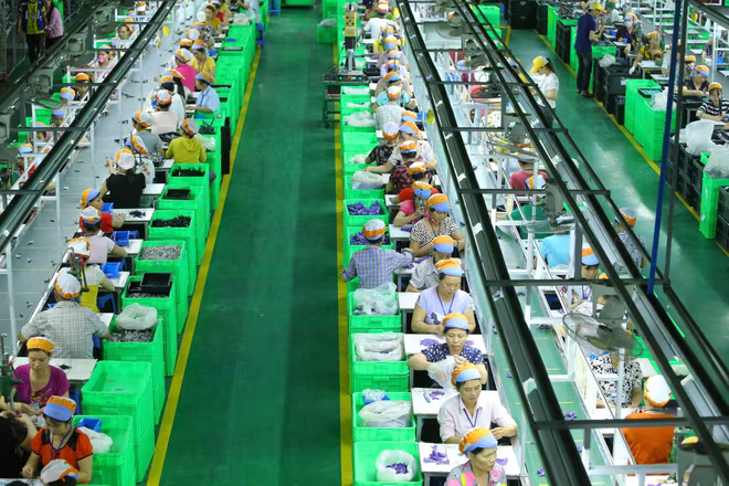 Mục tiêu của Việt Nam là khai thác tối đa thị trường trong nước, giữ vững ổn định kinh tế vĩ mô, kiểm soát lạm phát, bảo đảm an sinh xã hội, sinh kế, việc làm, đời sống đối với người lao động Mục tiêu của Việt Nam là khai thác tối đa thị trường trong nước, giữ vững ổn định kinh tế vĩ mô, kiểm soát lạm phát, bảo đảm an sinh xã hội, sinh kế, việc làm, đời sống đối với người lao động