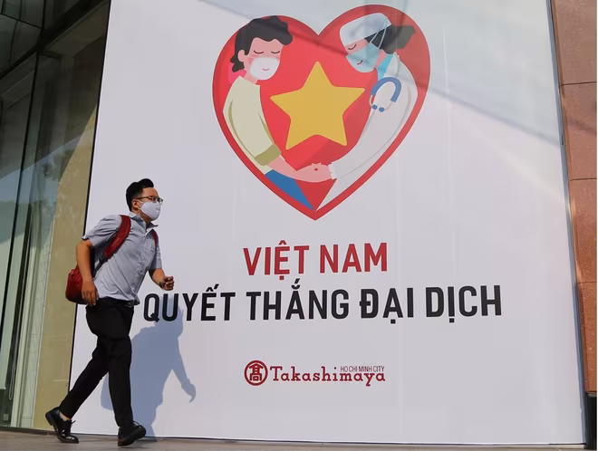 Tác phẩm “Việt Nam quyết thắng đại dịch” (Tác giả: Huỳnh Trường Giang)