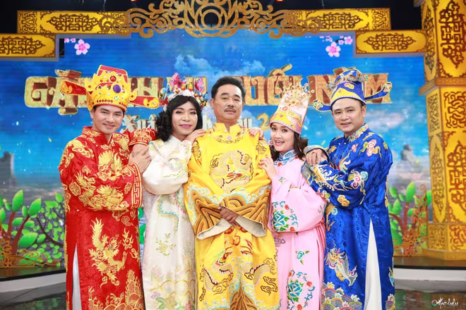 Nghệ sĩ Vân Dung - gương mặt không thể thiếu trong chương trình “Táo quân” Nghệ sĩ Vân Dung - gương mặt không thể thiếu trong chương trình “Táo quân”