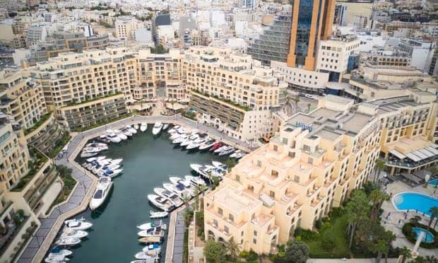 Bến du thuyền ở vịnh Portomaso, Valletta thuộc Malta