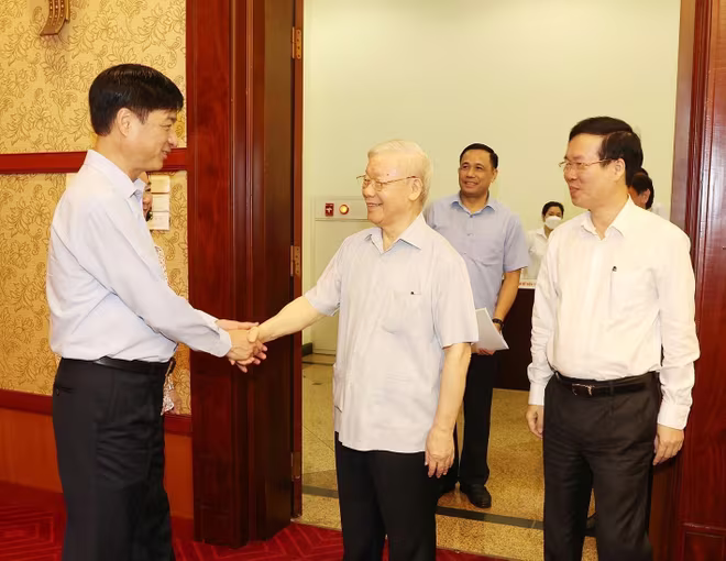 Tổng Bí thư Nguyễn Phú Trọng và các đồng chí thành viên Ban Chỉ đạo dự cuộc họp Tổng Bí thư Nguyễn Phú Trọng và các đồng chí thành viên Ban Chỉ đạo dự cuộc họp