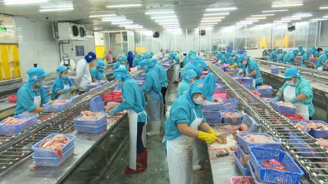 Sau nhiều đợt hạ lãi suất liên tục, hầu hết các doanh nghiệp đề nghị ngân hàng linh hoạt hơn trong điều kiện cấp tín dụng, tăng cho vay tín chấp, rút ngắn thời gian thẩm định… Sau nhiều đợt hạ lãi suất liên tục, hầu hết các doanh nghiệp đề nghị ngân hàng linh hoạt hơn trong điều kiện cấp tín dụng, tăng cho vay tín chấp, rút ngắn thời gian thẩm định…