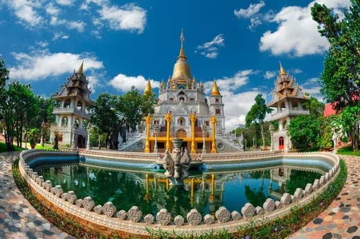 Chùa Bửu Long được trang du lịch nổi tiếng thế giới National Geographic bình chọn là 1 trong 10 ngôi chùa đẹp nhất thế giới Chùa Bửu Long được trang du lịch nổi tiếng thế giới National Geographic bình chọn là 1 trong 10 ngôi chùa đẹp nhất thế giới