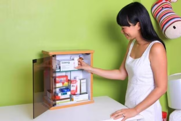 Tủ thuốc gia đình cần có các loại thuốc thiết chúng ta có thể tự sử dụng mà chưa cần chỉ định của bác sĩ
