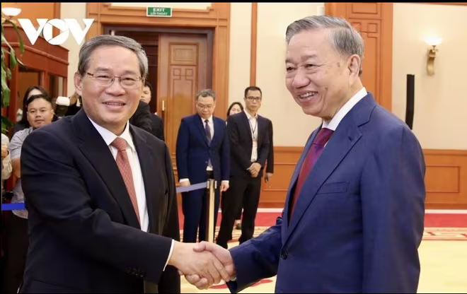 Tổng Bí thư, Chủ tịch nước Tô Lâm (nay là Tổng Bí thư) hoan nghênh chuyến thăm Việt Nam lần đầu tiên trên cương vị Thủ tướng của đồng chí Lý Cường, nhấn mạnh chuyến thăm có ý nghĩa quan trọng, tiếp tục đưa quan hệ hai Đảng, hai nước ngày càng phát triển đi vào chiều sâu, thực chất, toàn diện