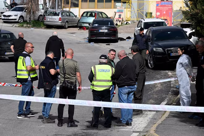 Thắp nến tưởng niệm các nạn nhân thảm họa cháy hộp đêm Club Pulse ở thị trấn Kocani của Bắc Macedonia