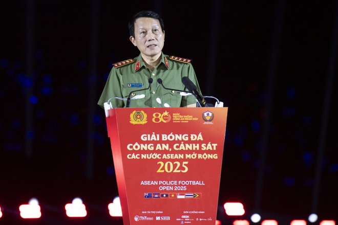 Đại tướng Lương Tam Quang - Ủy viên Bộ Chính trị, Bộ trưởng Bộ Công an phát biểu khai mạc giải