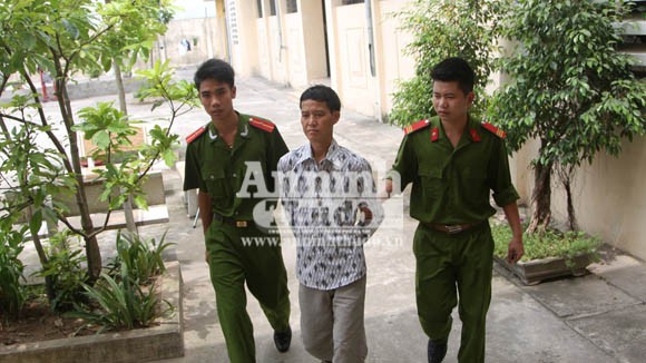Trần tình của người đàn ông ghen tuông, phóng hỏa giết "tình địch" ảnh 2 Trần tình của người đàn ông ghen tuông, phóng hỏa giết "tình địch" ảnh 2