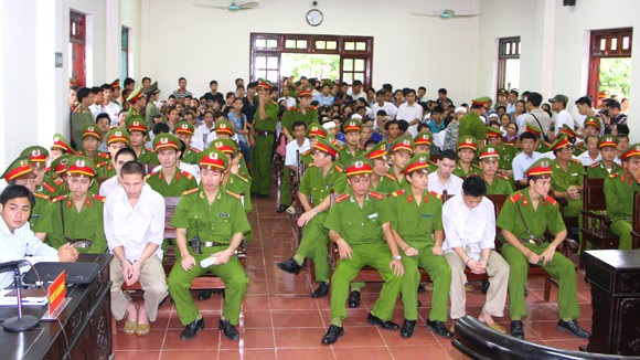 Xét xử vụ giết người gây xôn xao ở Vĩnh Phúc ảnh 2 Xét xử vụ giết người gây xôn xao ở Vĩnh Phúc ảnh 2