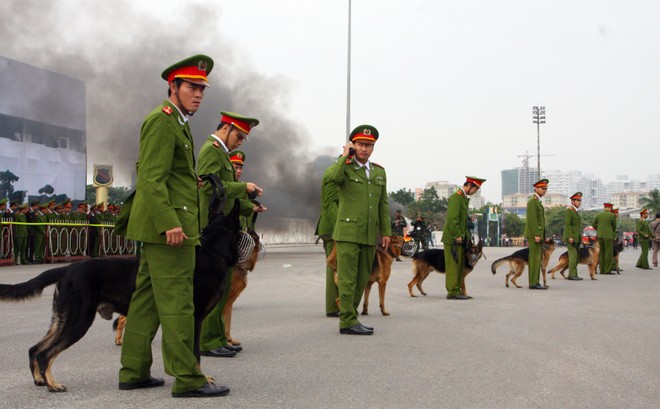 Công an TP Hà Nội diễn tập chống bạo loạn, khủng bố và giải cứu con tin ảnh 7