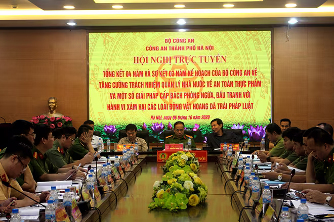 Các đại biểu tham gia hội nghị trực tuyến tại điểm cầu CATP Hà Nội