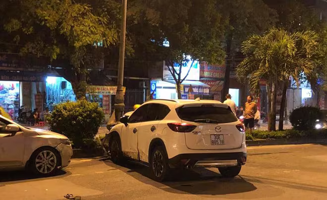 Chiếc xe chỉ dừng lại khi đâm vào cột điện vào không thể tiếp tục hoạt động