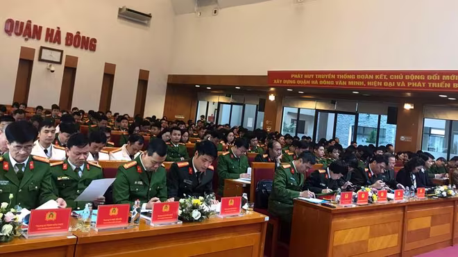 CAQ Hà Đông tổ chức hội nghị tổng kết công tác Công an năm 2020, triển khai công tác Công an năm 2021 CAQ Hà Đông tổ chức hội nghị tổng kết công tác Công an năm 2020, triển khai công tác Công an năm 2021