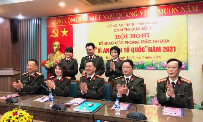 Các đơn vị trong Cụm thi đua số1 CATP ký giao ước phong trào thi đua "Vì An ninh Tổ quốc" năm 2021 Các đơn vị trong Cụm thi đua số1 CATP ký giao ước phong trào thi đua "Vì An ninh Tổ quốc" năm 2021