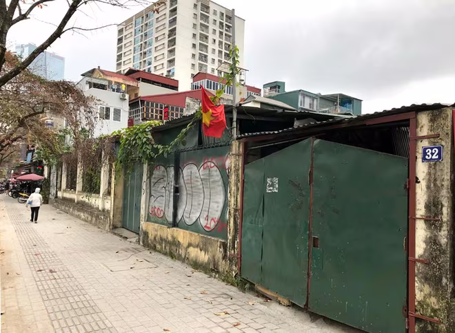 UBND quận Ba Đình đã có văn bản xây dựng kế hoạch cưỡng chế công trình vi phạm tại số 32 phố Văn Cao UBND quận Ba Đình đã có văn bản xây dựng kế hoạch cưỡng chế công trình vi phạm tại số 32 phố Văn Cao